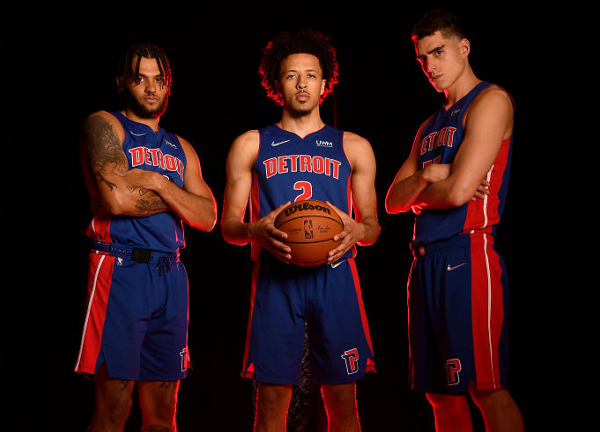 占据主动 占据主动