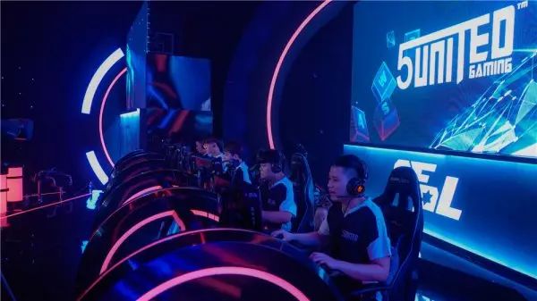 梁靖崑牢牢 梁靖崑牢牢